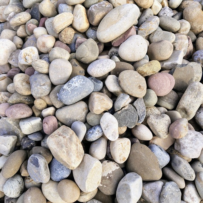 2 to 4 inch river rock
