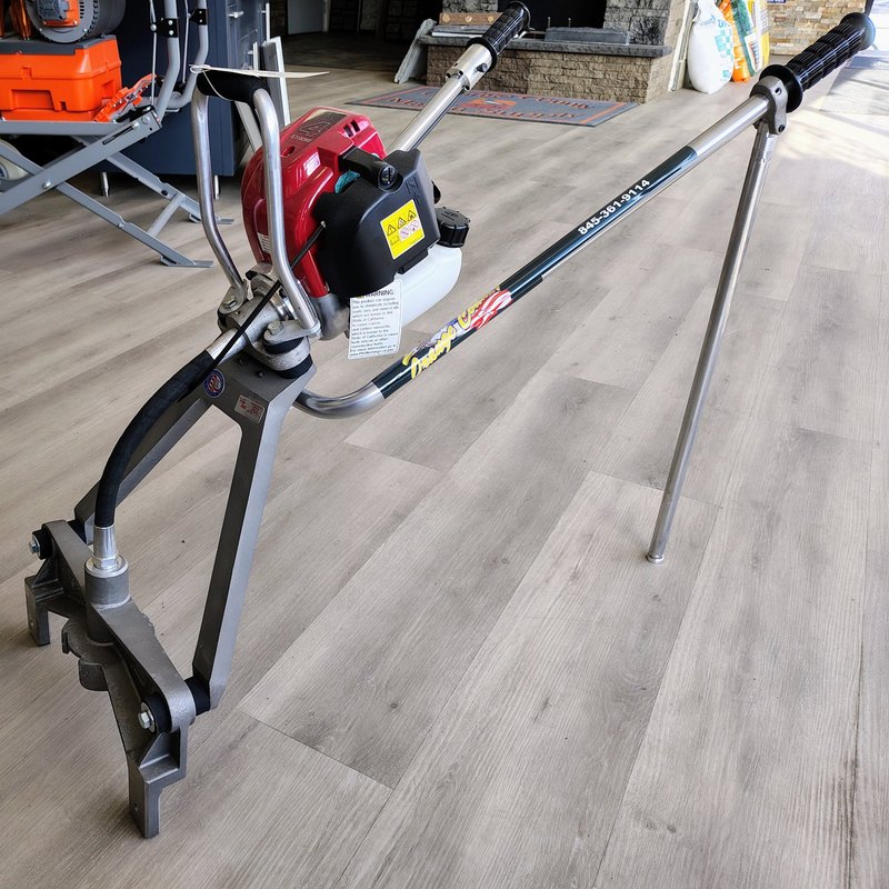 Gas-powered concrete power screed